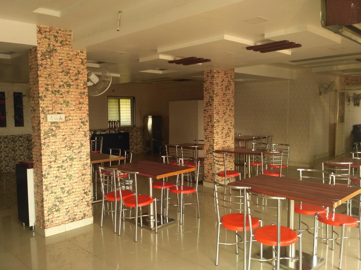 Ranjangaon Ganpati Hotel Morya Garden Ranjangaon מראה חיצוני תמונה